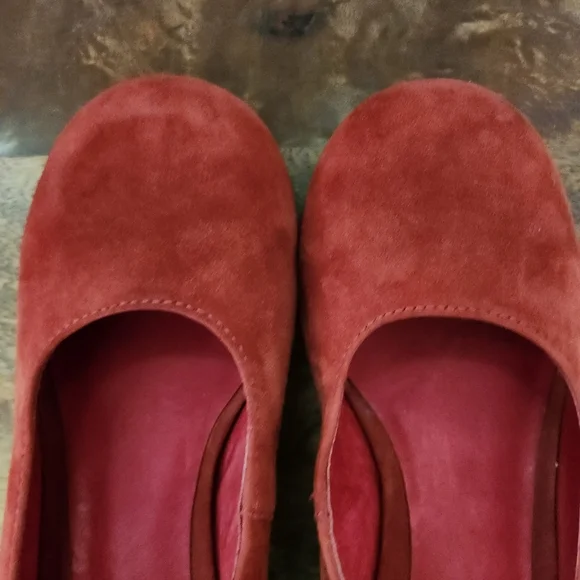 Jeffrey Campbell Red Suede Low Heel Round Toe Pumps - Picture 5 of 9